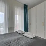 Plaza 41 Golden Bay By Triapart غدانسك